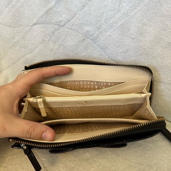 $229 Kate Spade Layton Bow Wallet Wristlet. - Picture 9 of 16